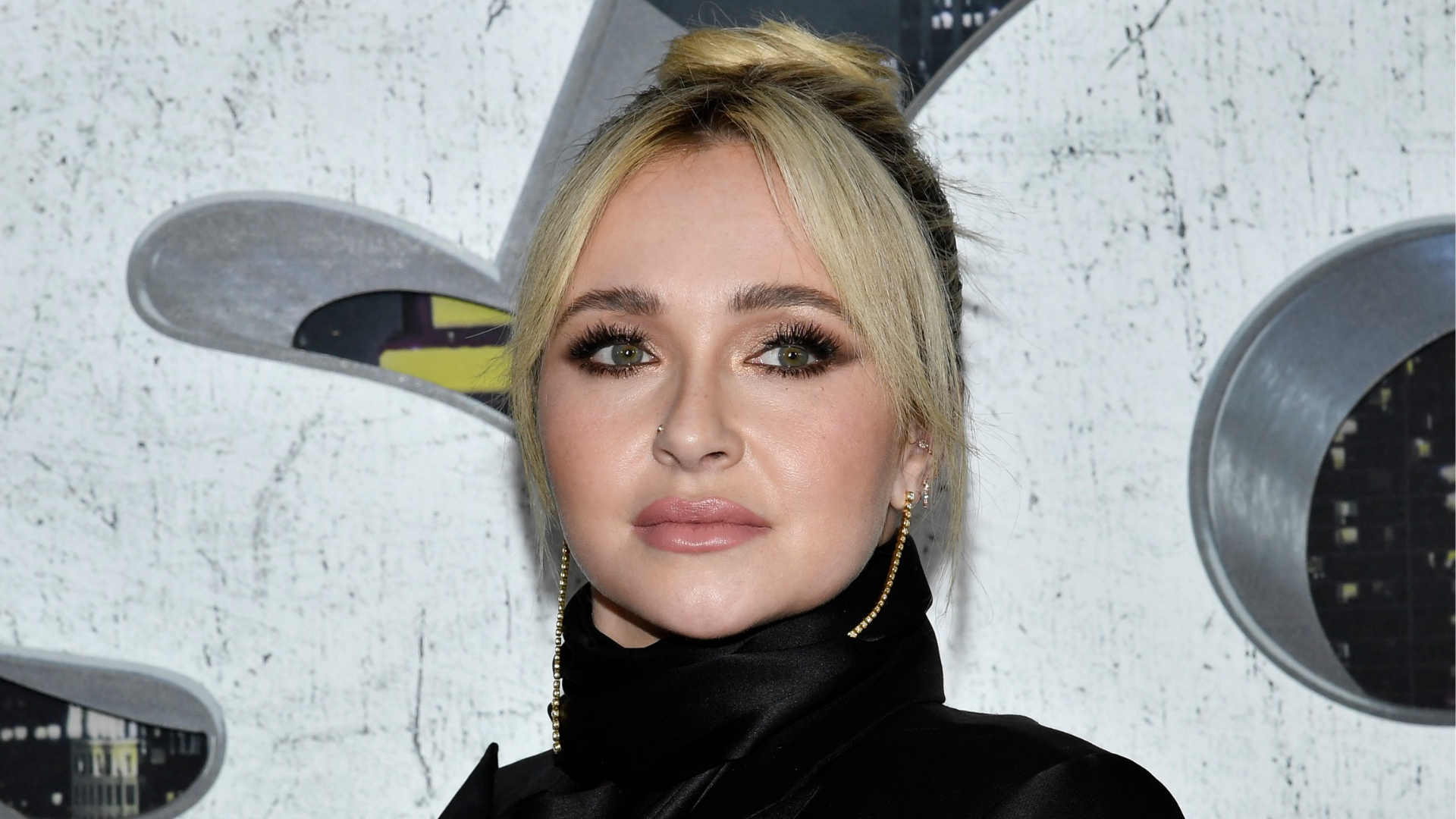 911 call reveals frantic response at address where Hayden Panettiere was found unresponsive
       — ABC 7 Bay Area, Sunnyvale Community news