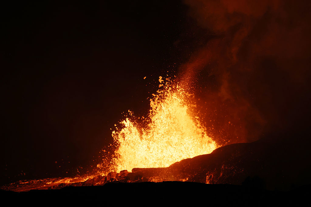 Kīlauea volcano activity prompts trail closures at popular Hawaii national park — KTVU FOX 2 Bay Area, Sunnyvale Schools news